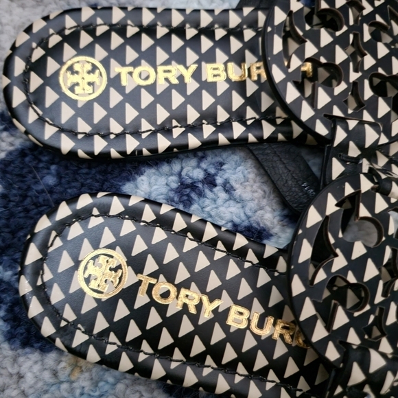 Tory Burch Miller Sandal in Triangle Geo Allover size 7.5 - Picture 2 of 6